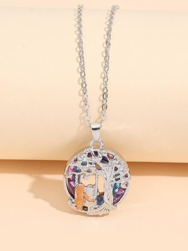 Figure Detail Round Charm Necklace